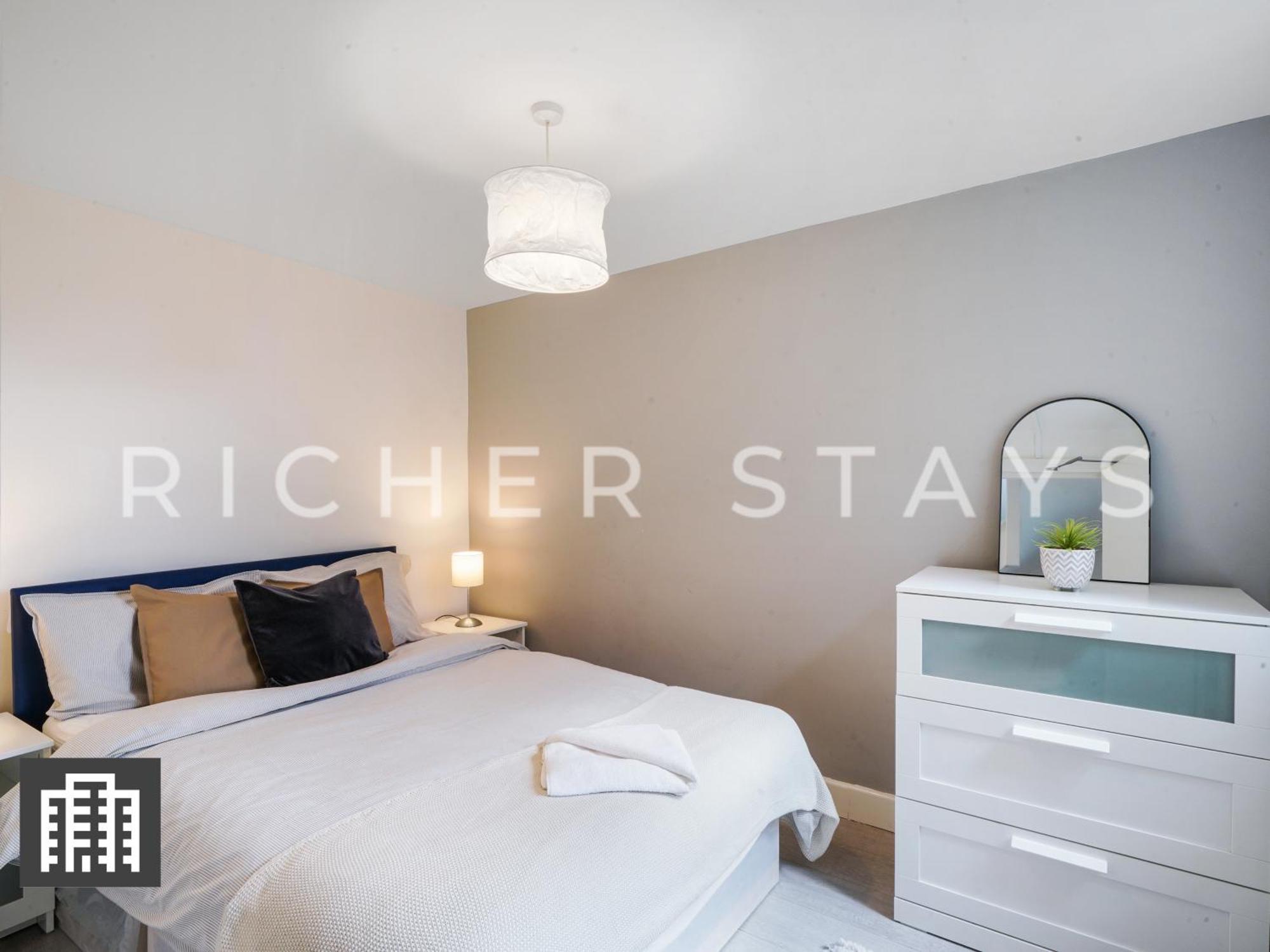 Large Home For Contractors & Families - Garden & Amenities London Luaran gambar