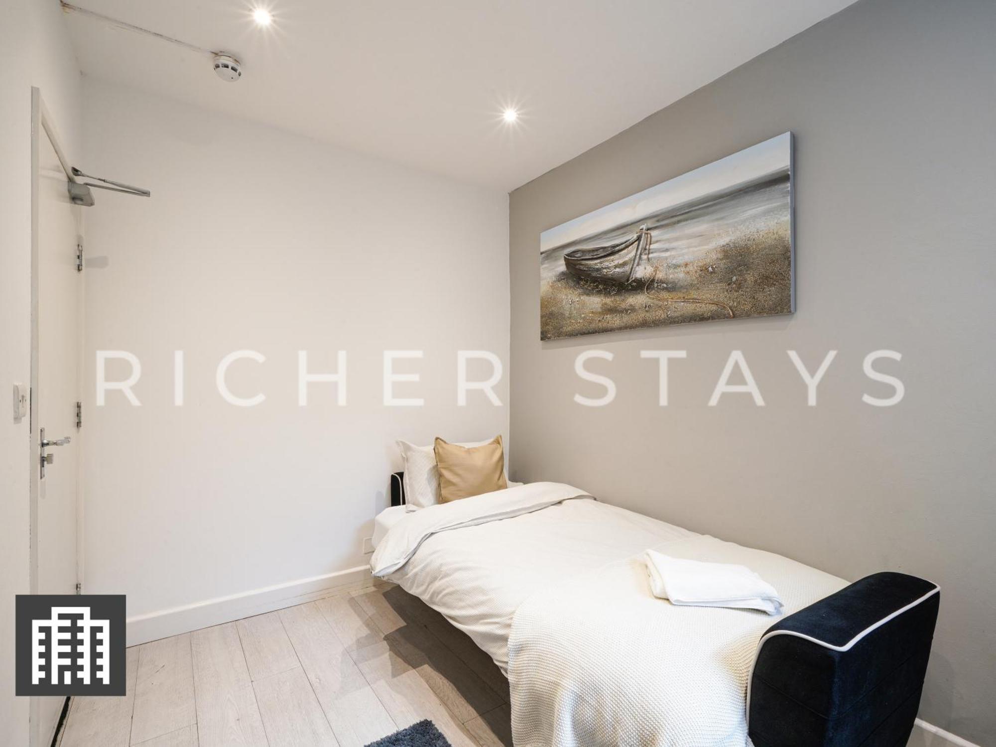 Large Home For Contractors & Families - Garden & Amenities London Luaran gambar
