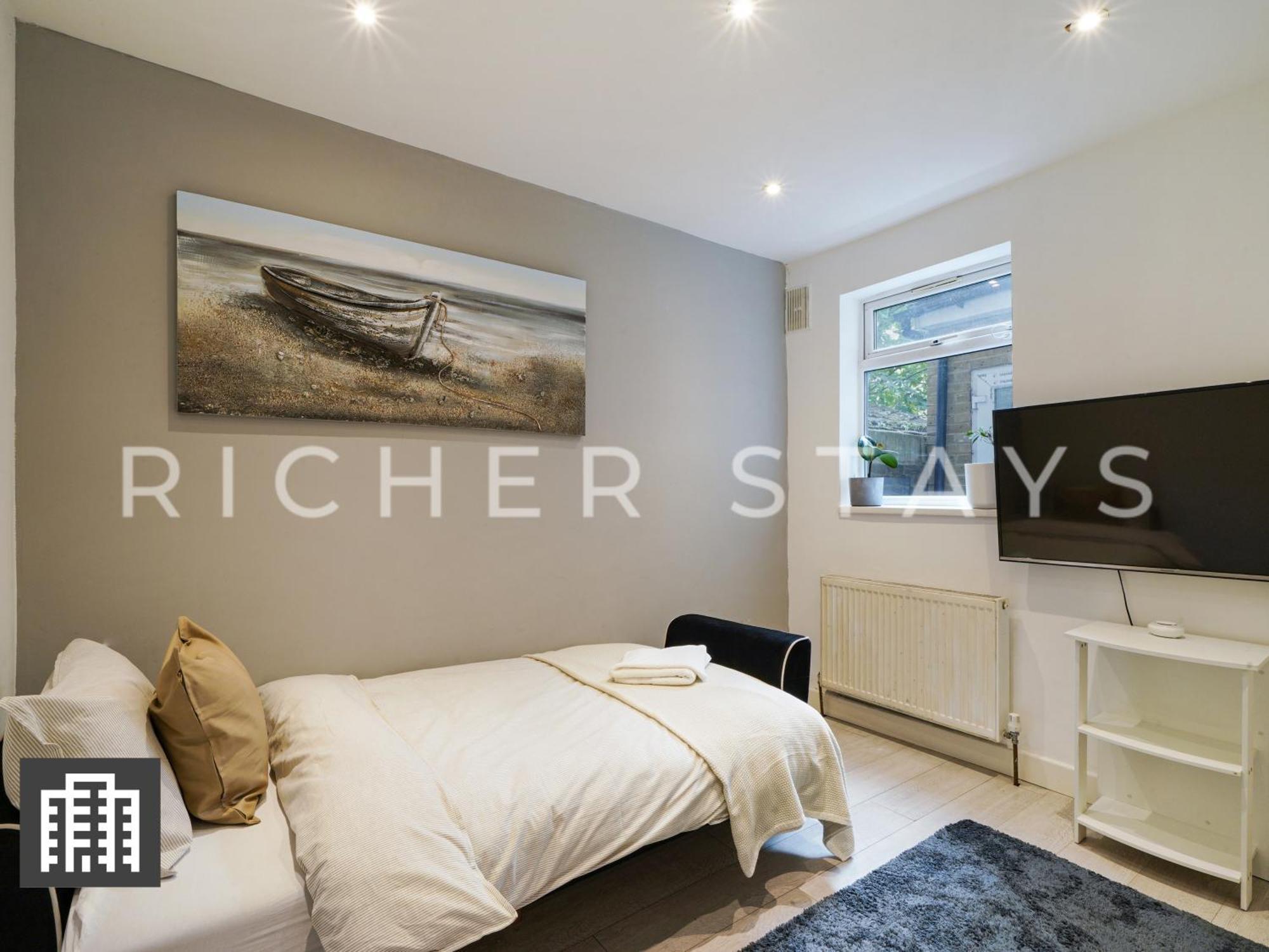 Large Home For Contractors & Families - Garden & Amenities London Luaran gambar