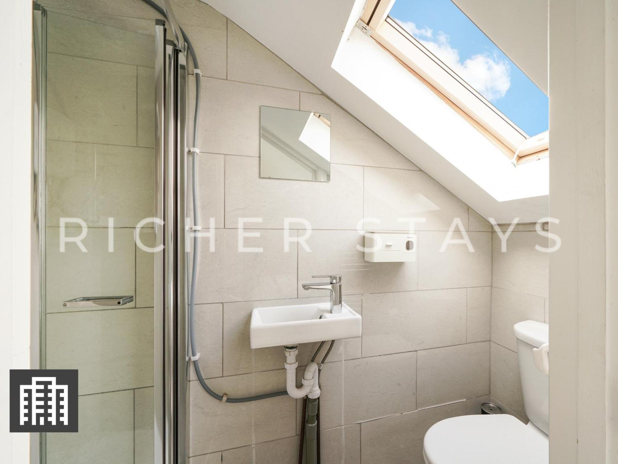 Large Home For Contractors & Families - Garden & Amenities London Luaran gambar